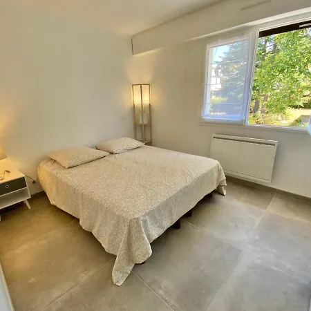 T2 Bis Moderne, Lumineux, Parking Privatif, - Fr-1-555-69 Apartamento