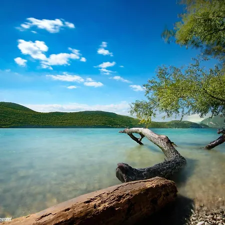 T2 Bis Moderne, Lumineux, Parking Privatif, - Fr-1-555-69 *